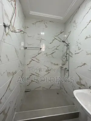 4bdrm Apartment in Ashaley Botwe for sale