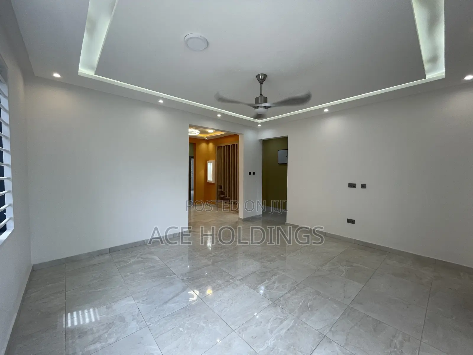 4bdrm Apartment in Ashaley Botwe for sale