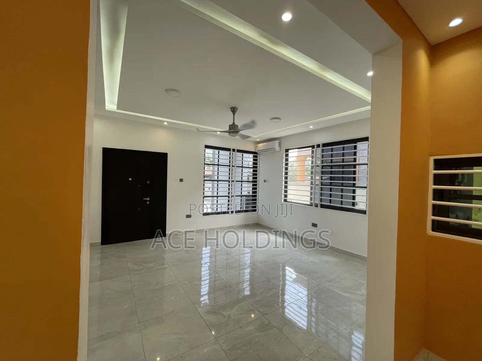 4bdrm Apartment in Ashaley Botwe for sale