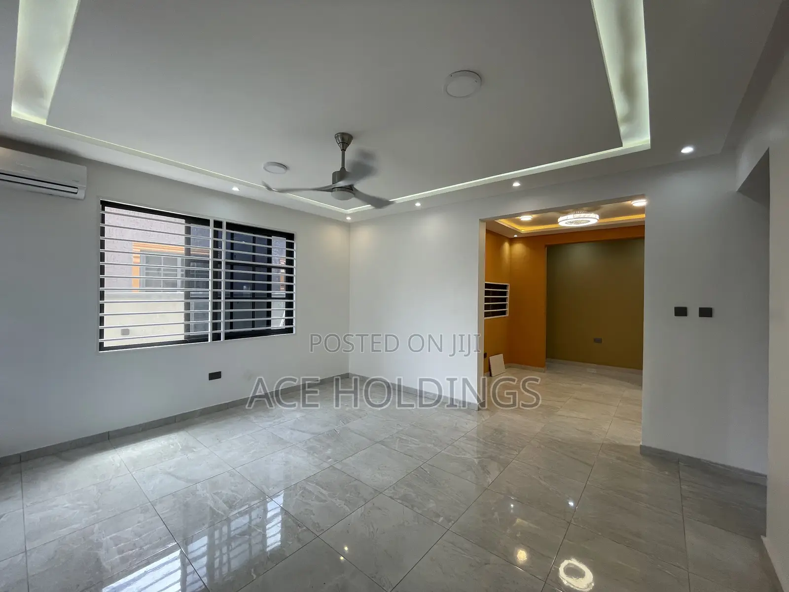 4bdrm Apartment in Ashaley Botwe for sale