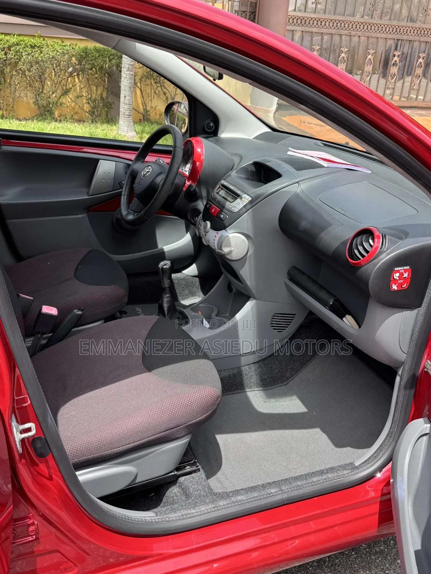 Toyota Yaris Base Hatchback 3dr 2010 Burgundy