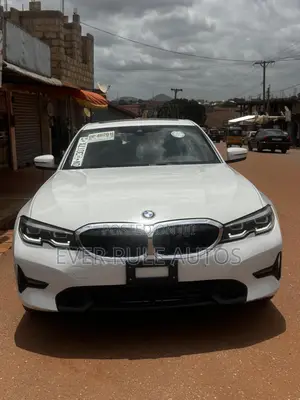 BMW 330i 2022 White