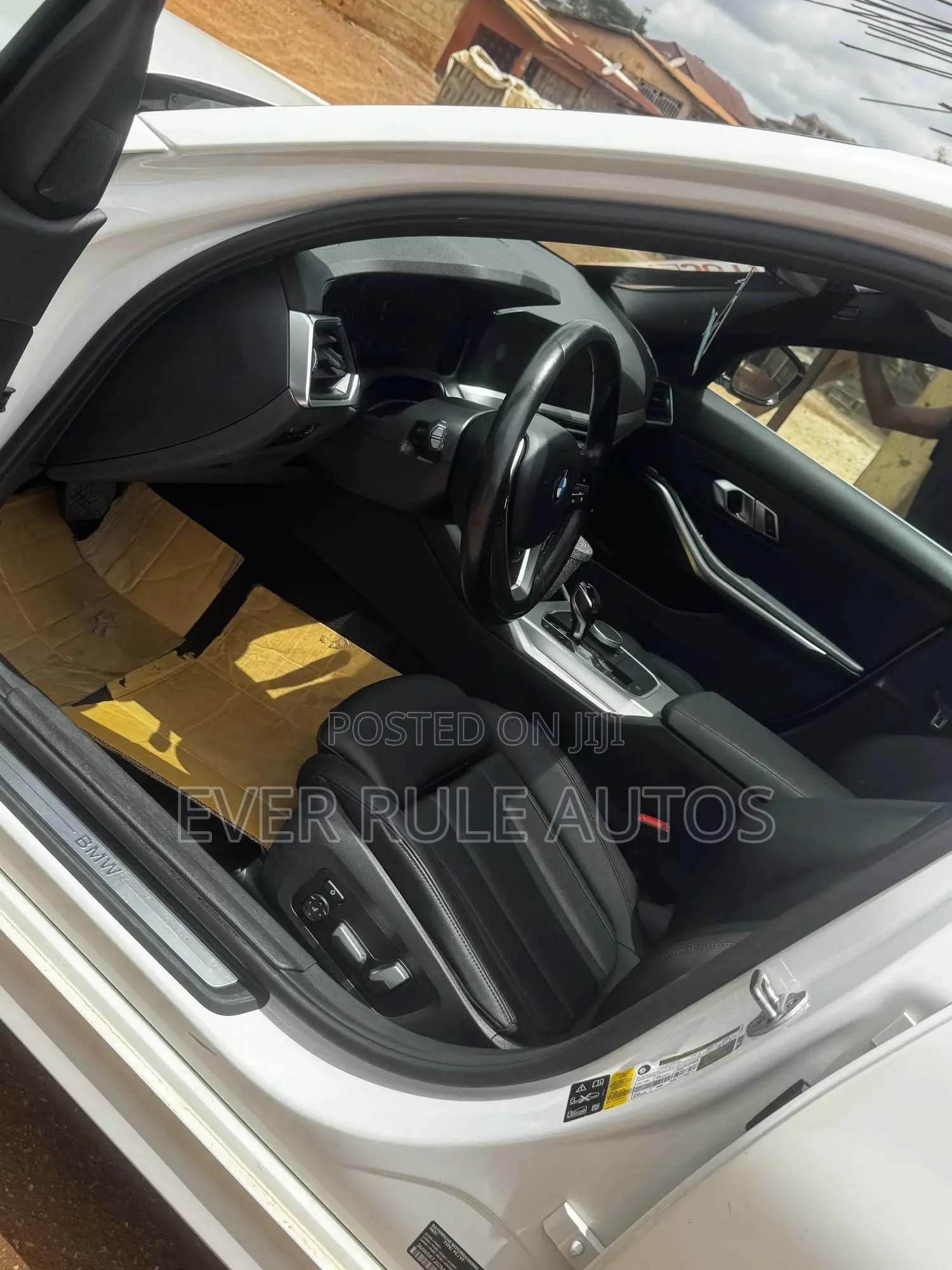 BMW 330i 2022 White
