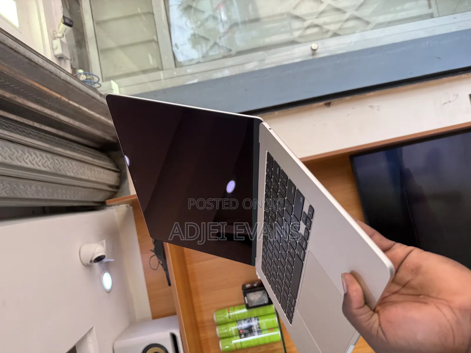 Laptop Apple MacBook Air 2024 M3 15-inch 8GB Apple M4 SSD 256GB