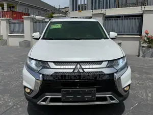 Mitsubishi Outlander SE FWD 2019 White