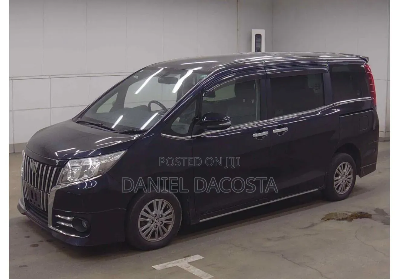 Toyota Vellfire 2011 White