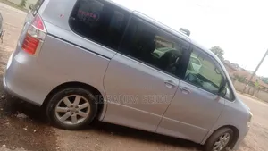 Toyota Voxy 2013 Silver