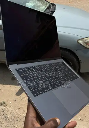 Laptop Apple MacBook Pro 2020 16GB Intel Core i5 SSD 512GB