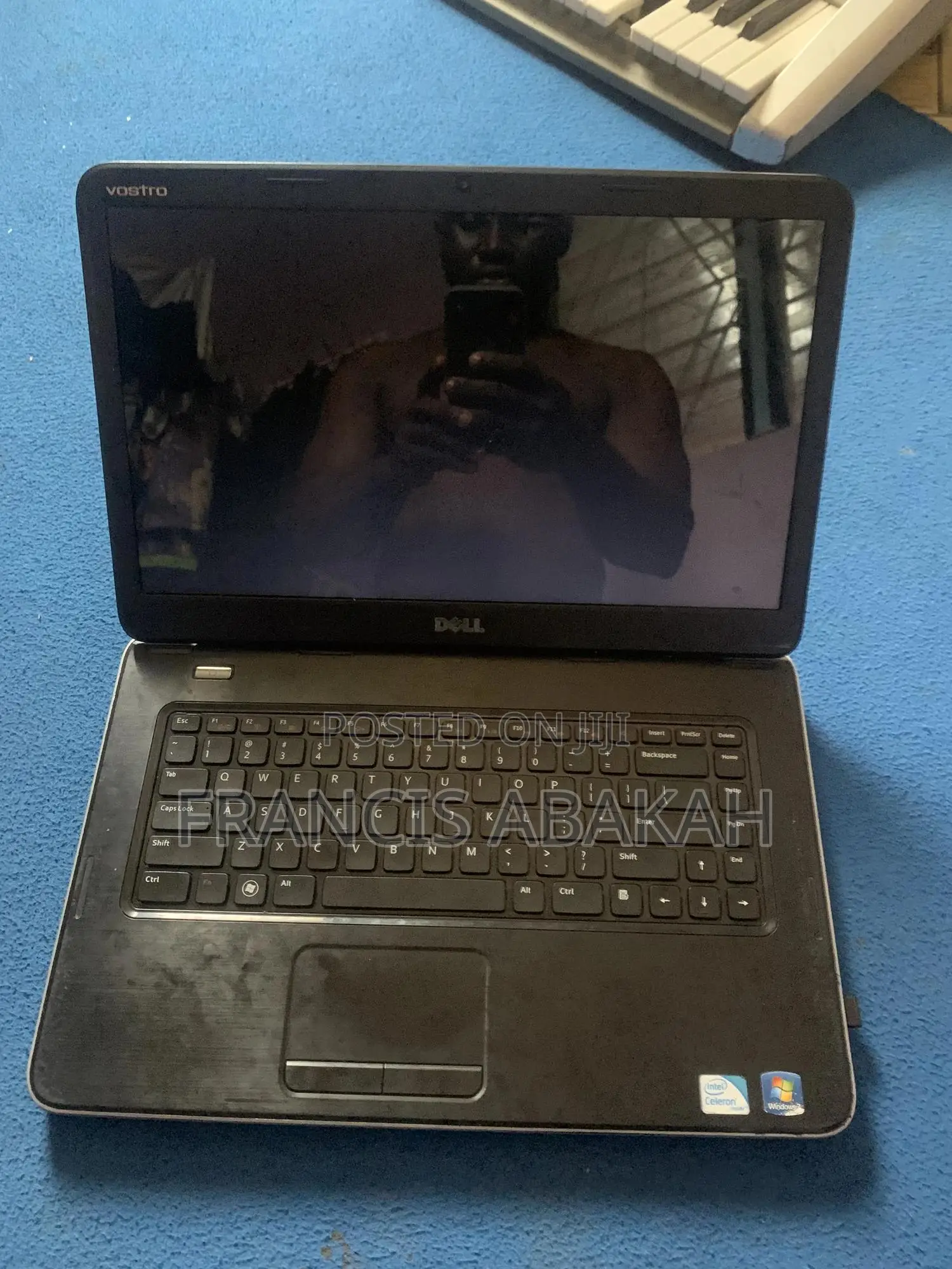 Laptop Dell Vostro 2520 4GB Intel Celeron SSD 128GB