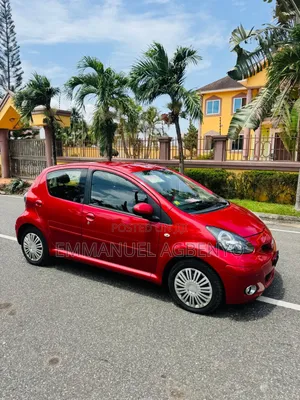 Toyota Aygo 1.0 5-Door 2010 Red