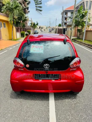 Toyota Aygo 1.0 5-Door 2010 Red