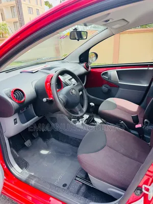 Toyota Aygo 1.0 5-Door 2010 Red