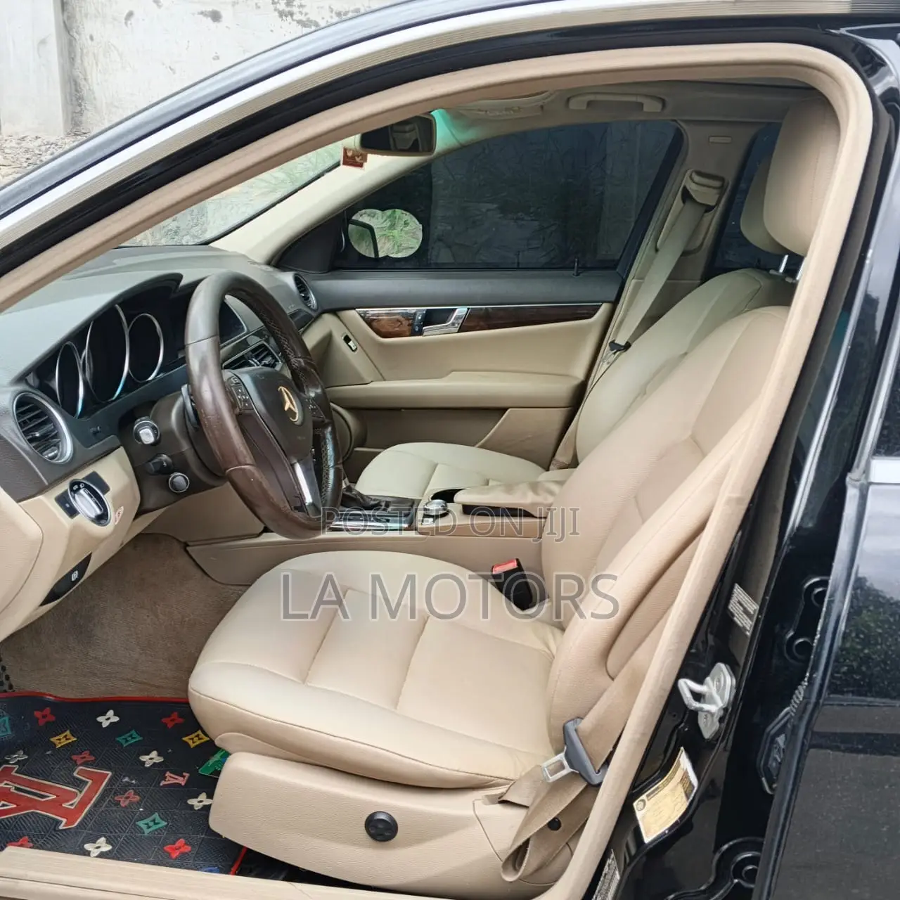 Mercedes-Benz C300 2014 Black