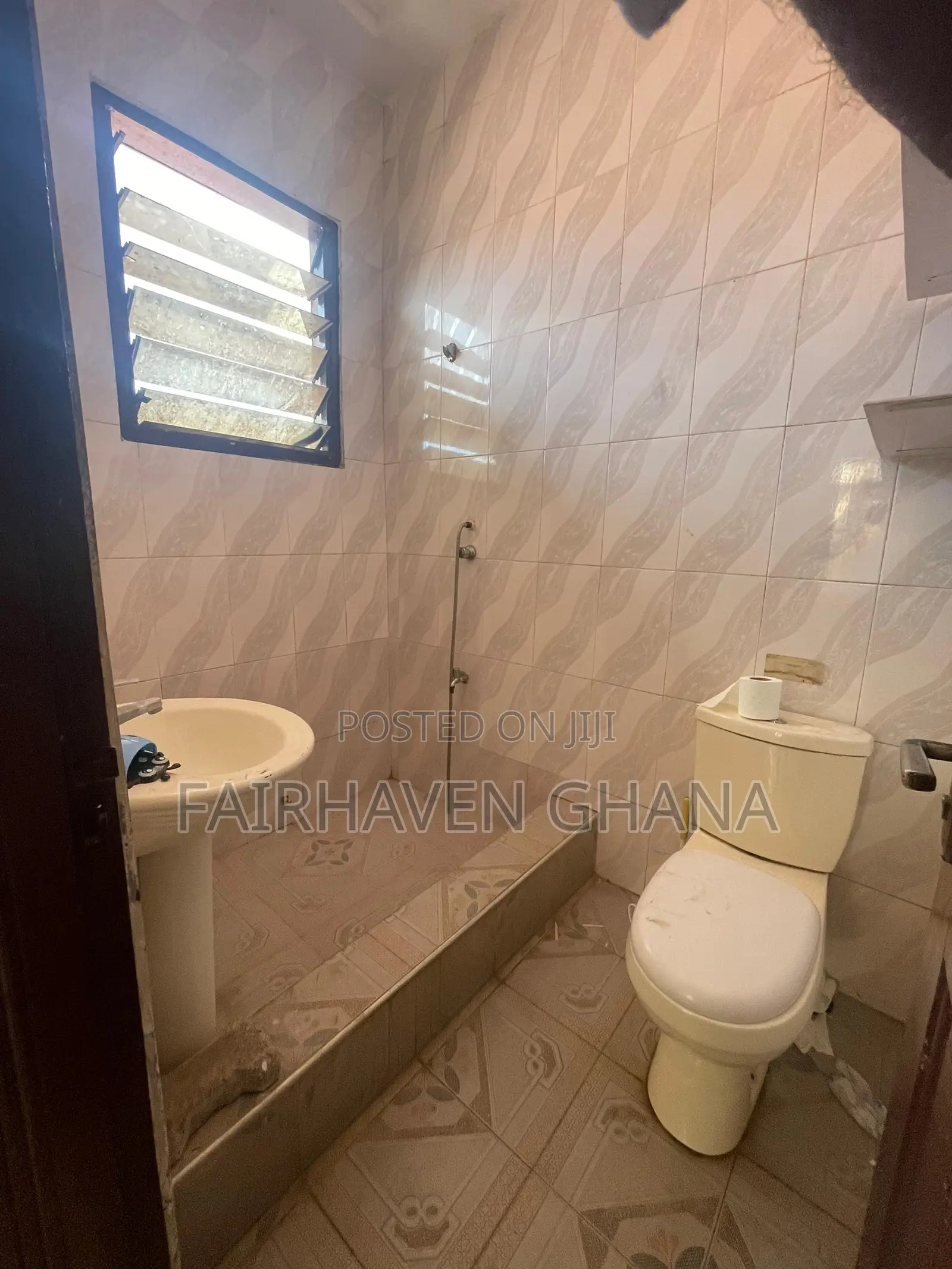 2bdrm Apartment in Fairhaven Properties, Teshie for rent