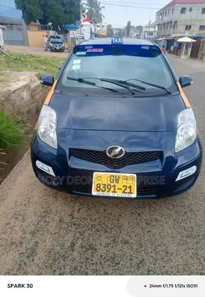 Toyota Vitz 1.3 AWD 5dr 2010 Blue