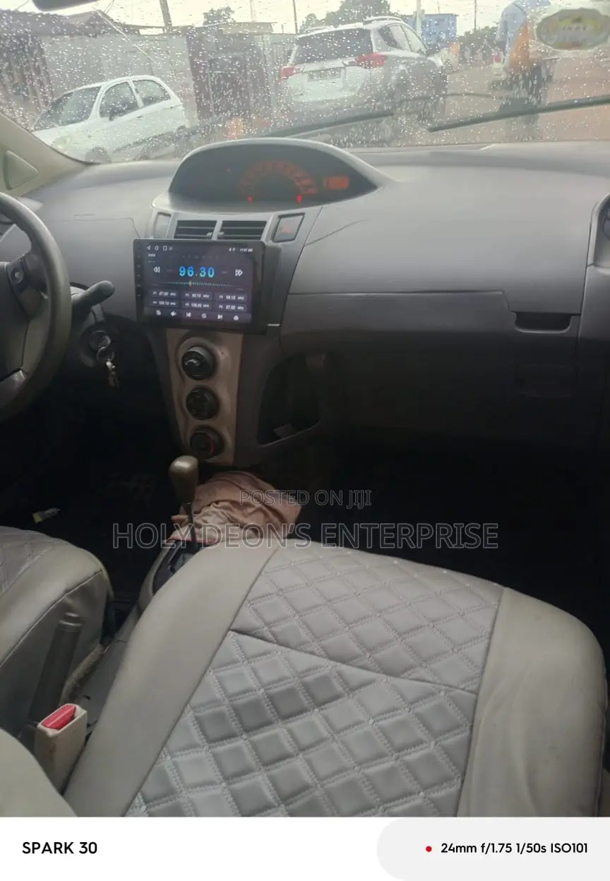 Toyota Vitz 1.3 AWD 5dr 2010 Blue