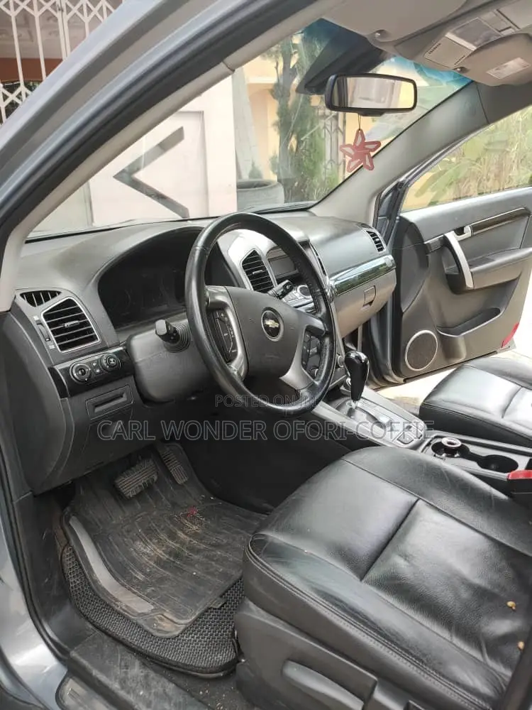 Chevrolet Captiva 2.4 Automatic 2011 Gray