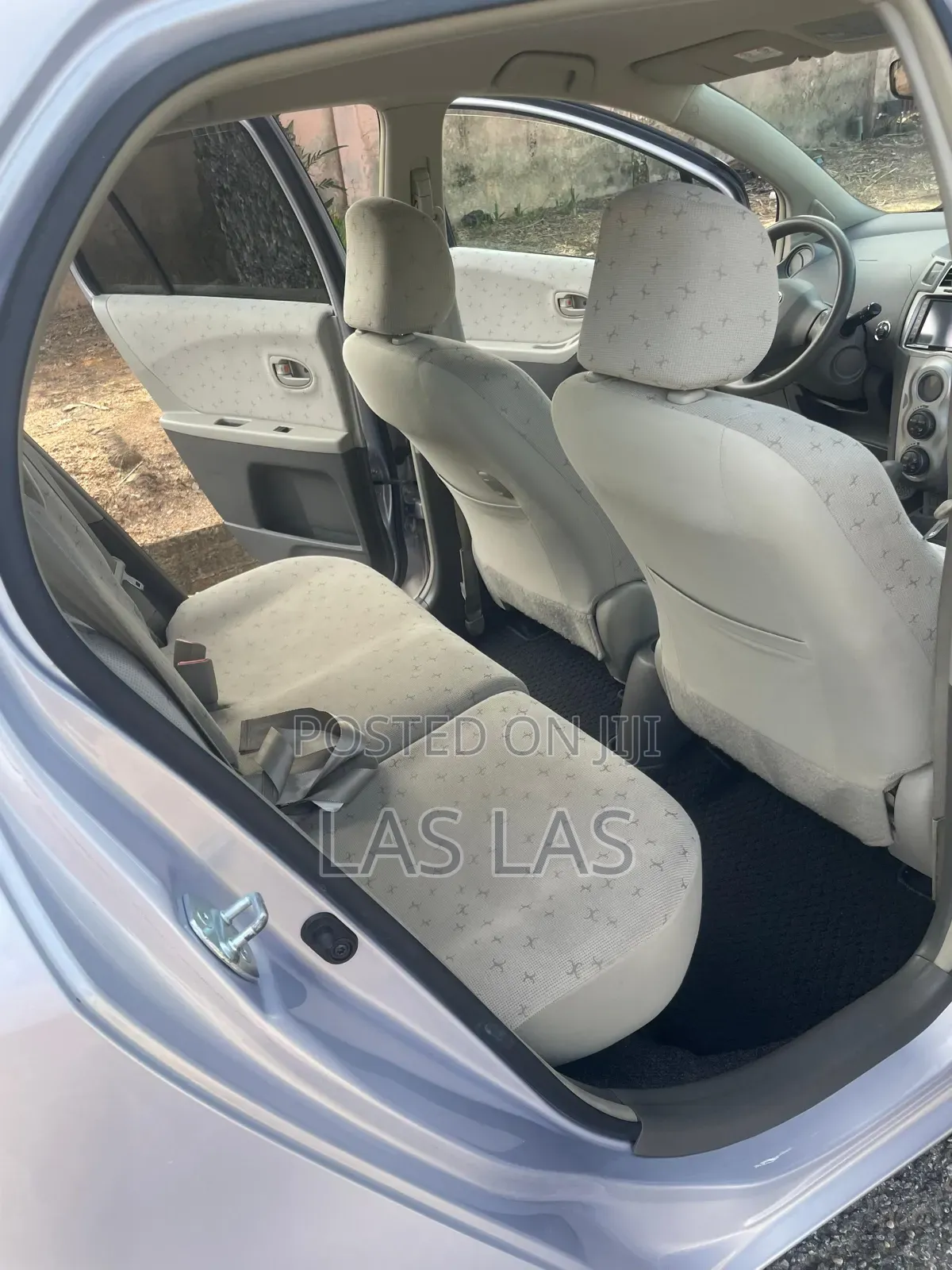 Toyota Vitz 2010 Gray