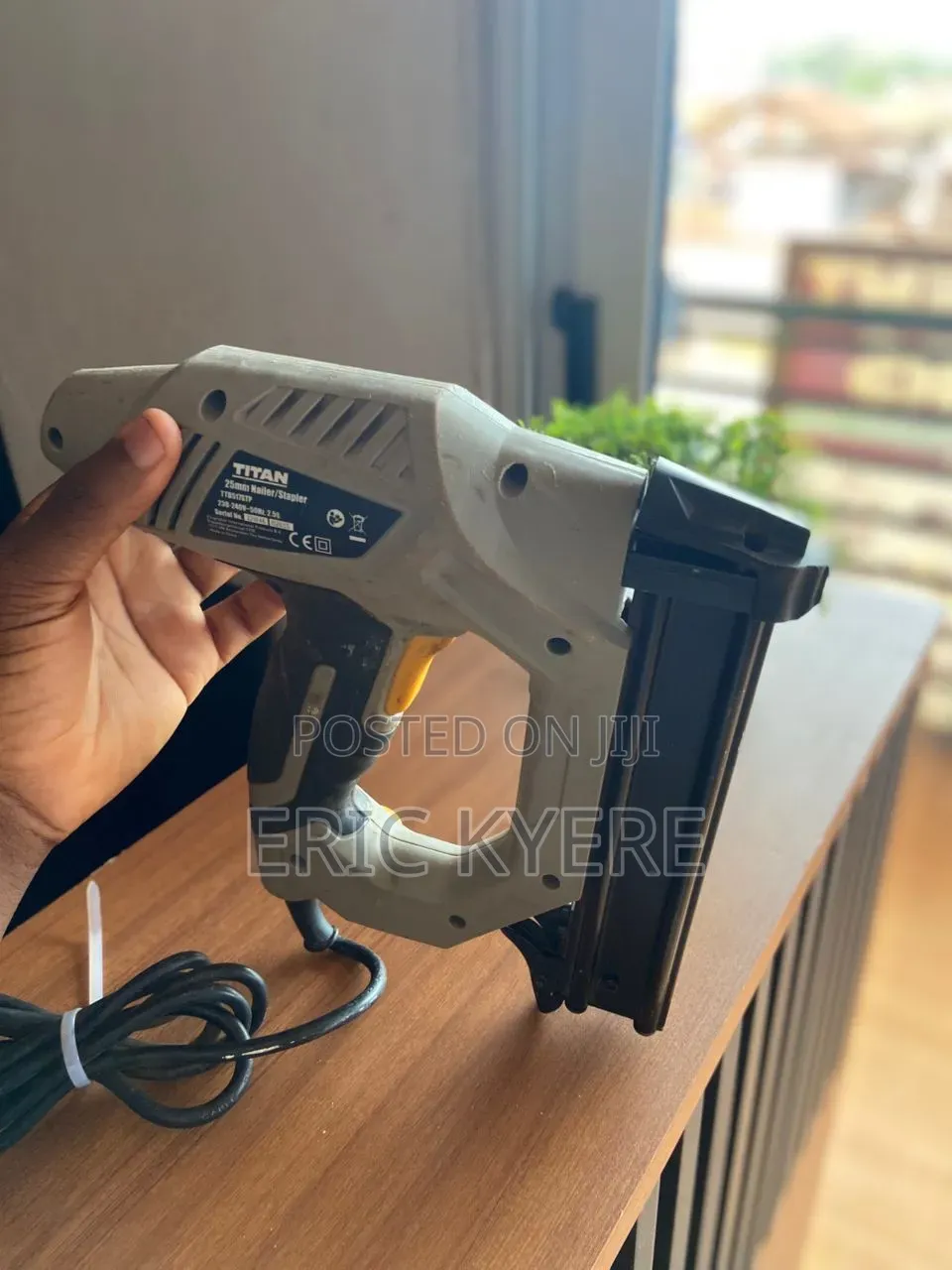Titan 25mm Electric Nail Gun Stapler – Uk Used