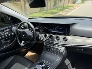 Mercedes-Benz E300 2018 Black