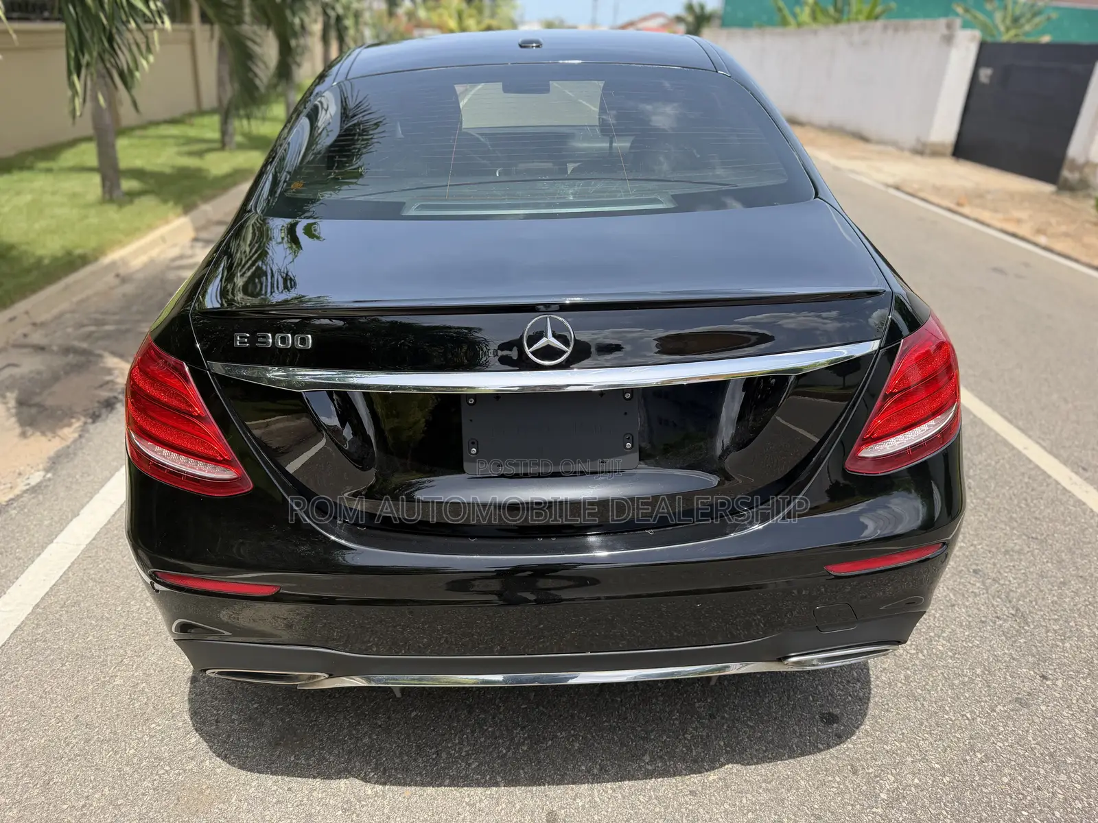 Mercedes-Benz E300 2018 Black