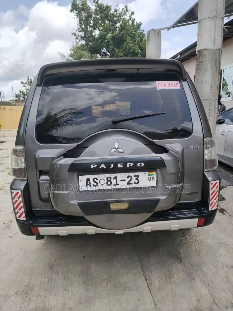 Mitsubishi Pajero 3.0 2009 Gray