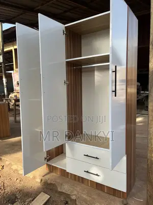 Very Nice and Good Wardrobe
