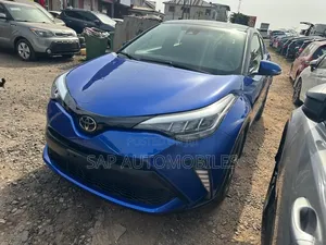 Toyota C-HR 2022 Blue