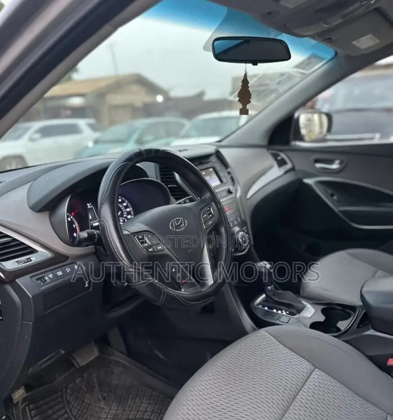 Hyundai Santa Fe SE AWD 2017 Gray