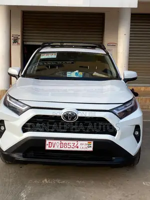 Toyota RAV4 XLE AWD 2023 White