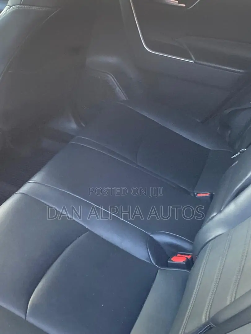 Toyota RAV4 XLE AWD 2023 White