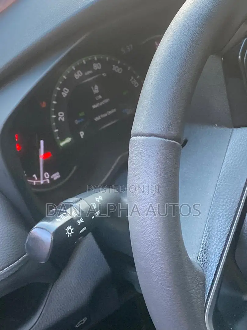 Toyota RAV4 XLE AWD 2023 White