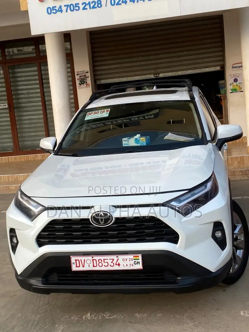 Toyota RAV4 XLE AWD 2023 White