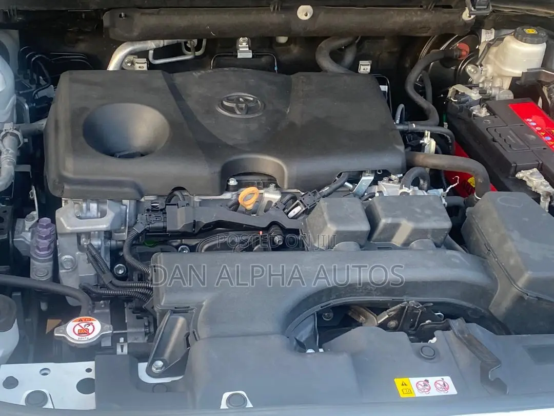 Toyota RAV4 XLE AWD 2023 White