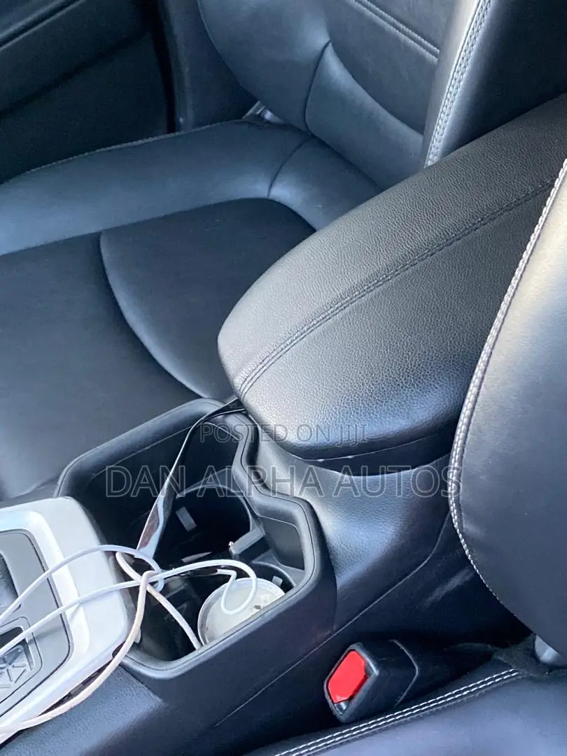 Toyota RAV4 XLE AWD 2023 White