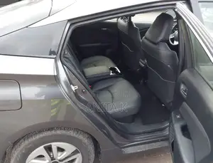 Toyota Prius Two Eco 2017 Gray