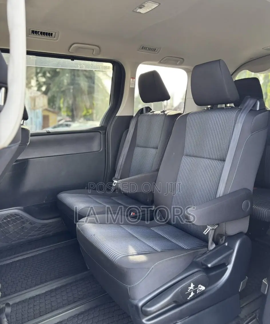 Toyota Voxy SV Premium 2014 Black