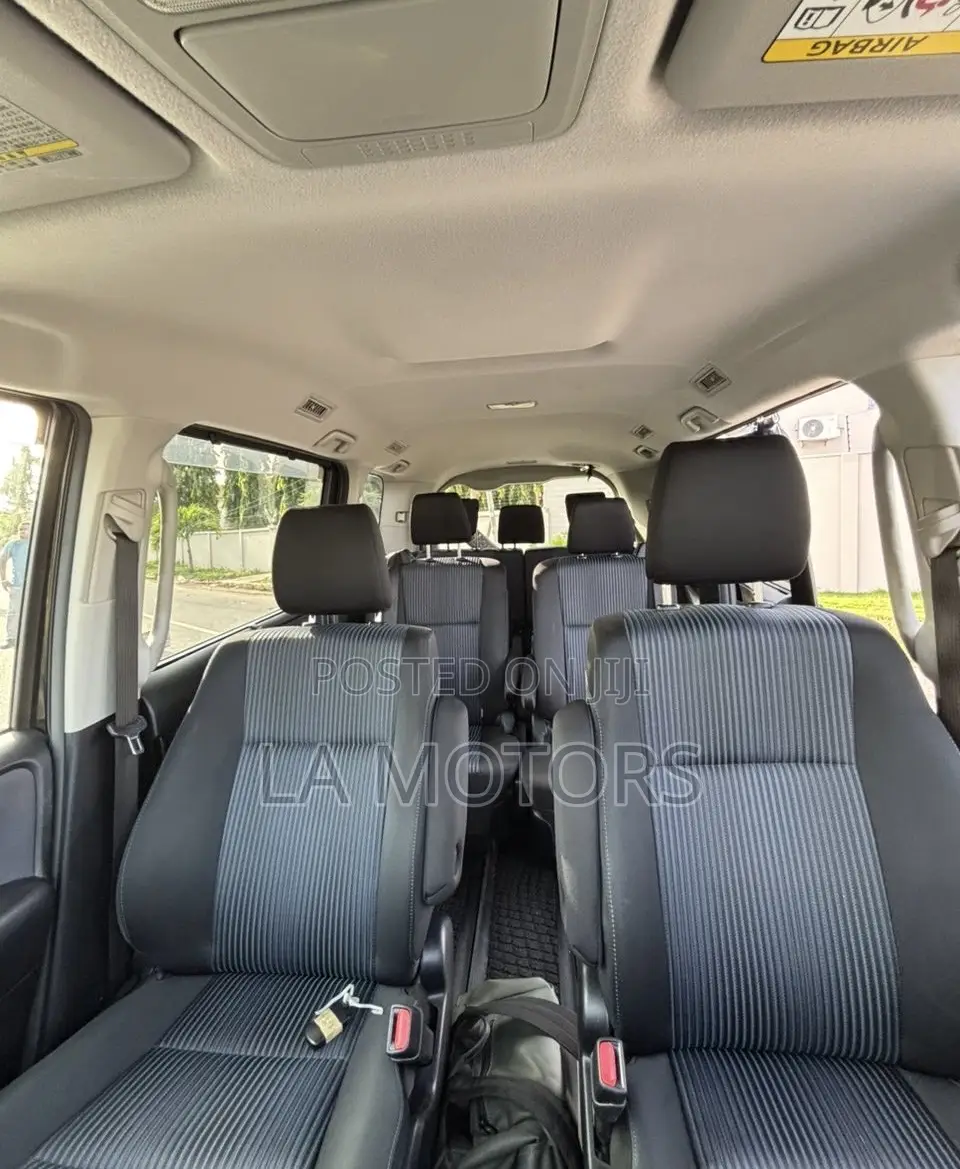 Toyota Voxy SV Premium 2014 Black
