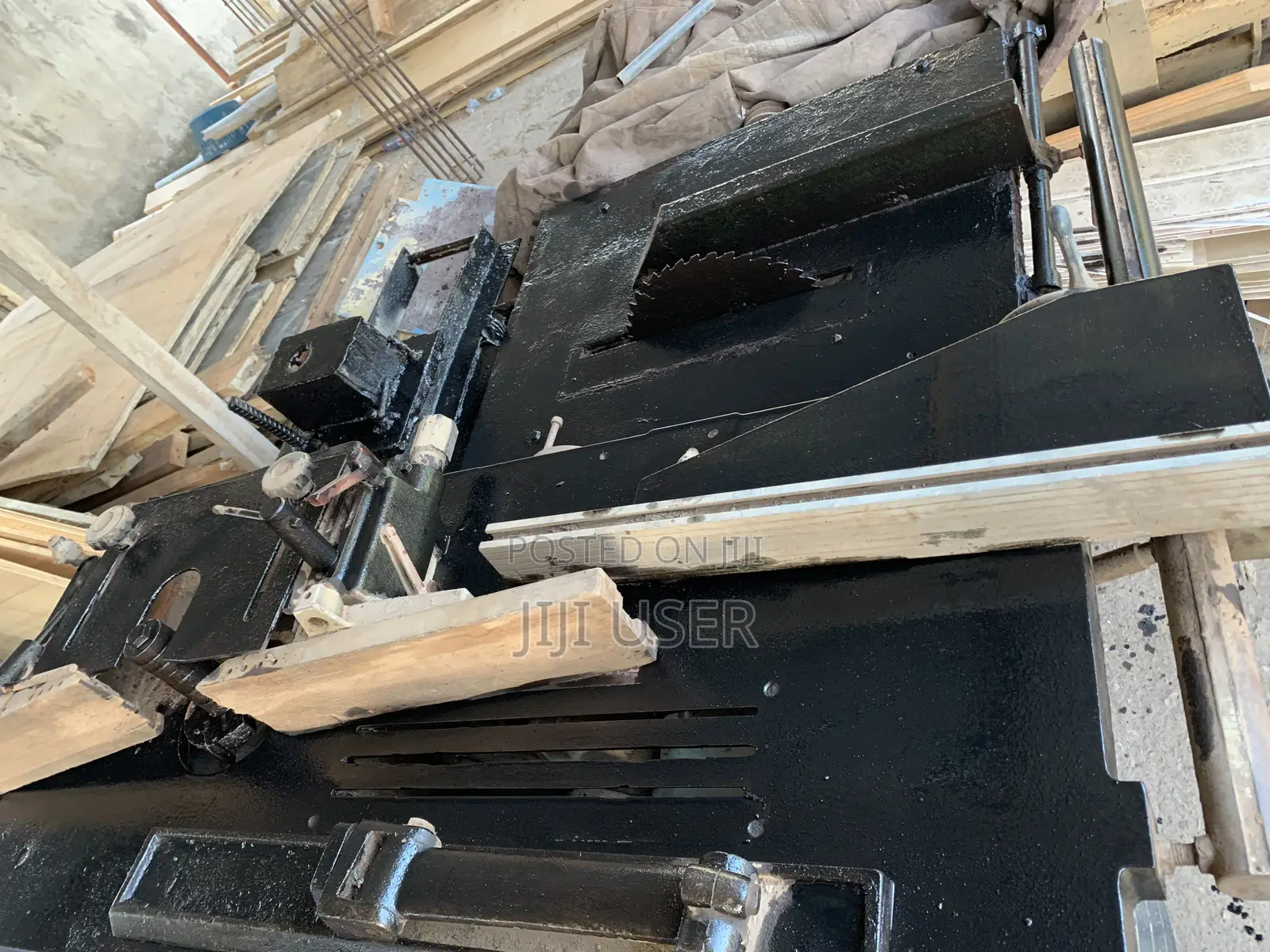 Saw Milling Machines