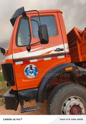 Mercedes Benz Tipper Single Step Axle