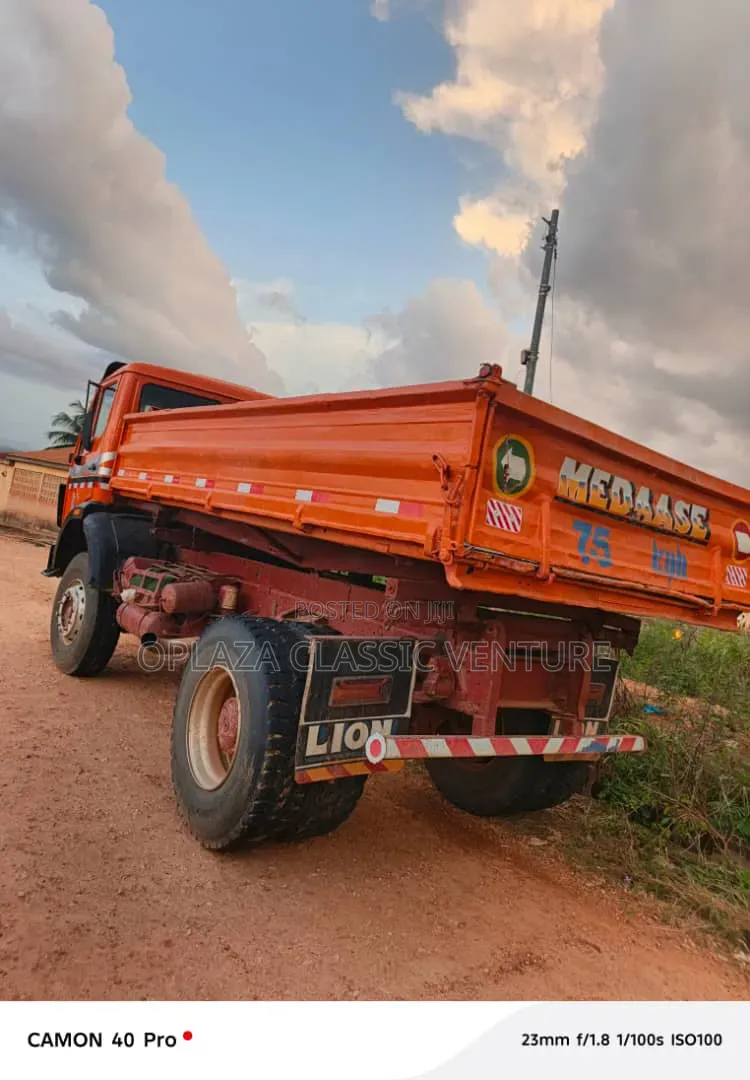 Mercedes Benz Tipper Single Step Axle