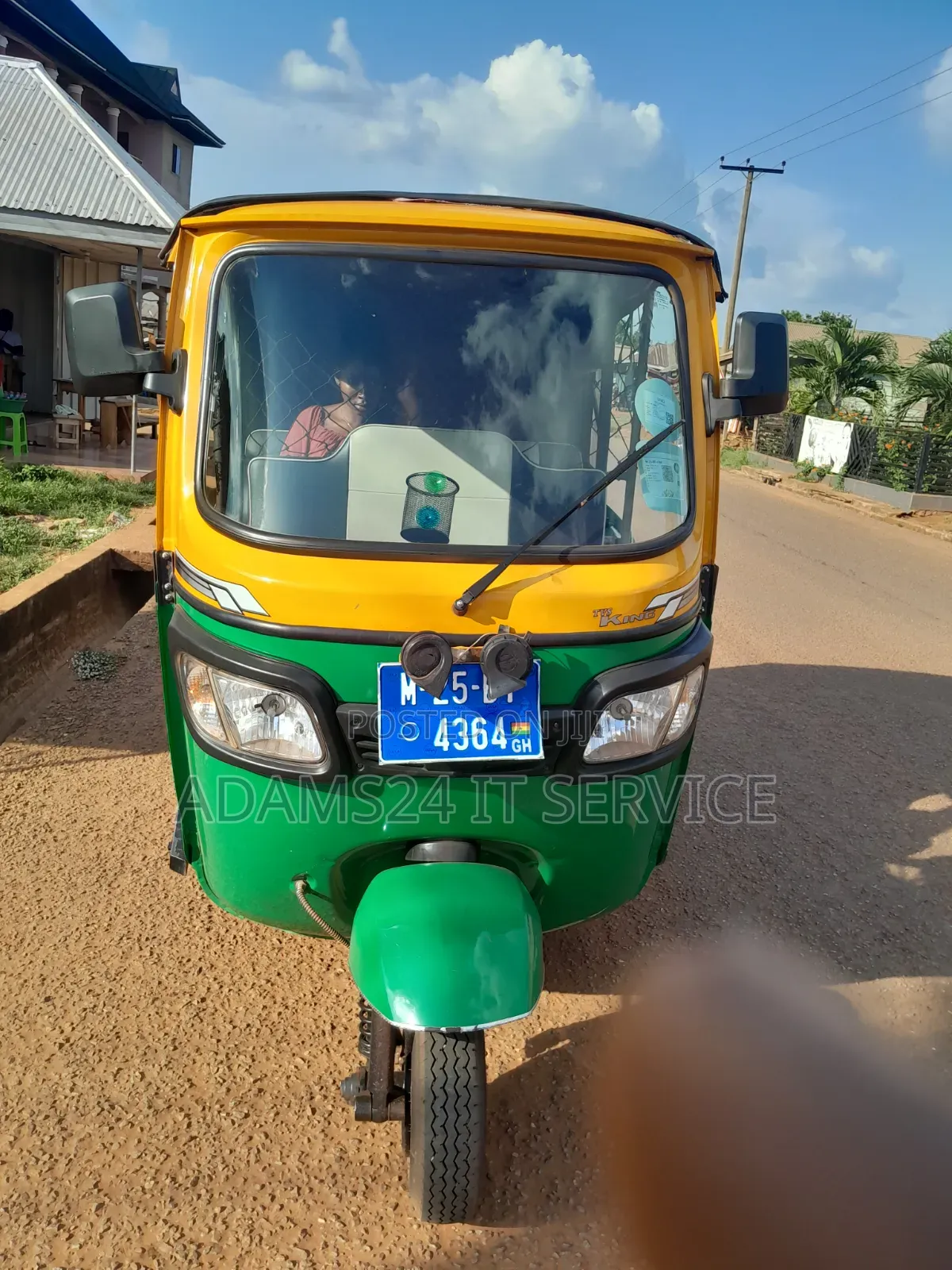 TVS King Deluxe Plus iTouch Start 2025 Green