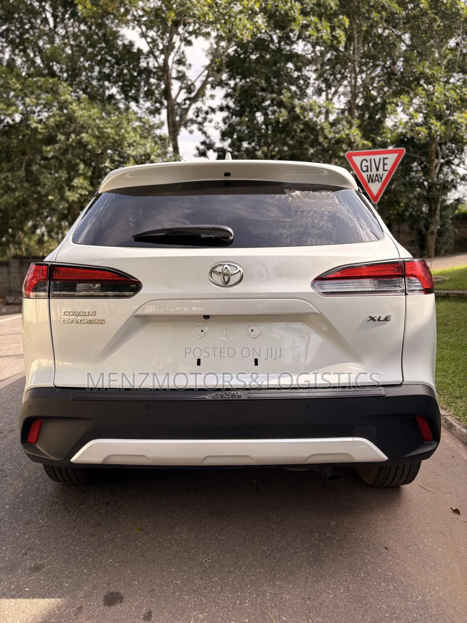 Toyota Corolla Cross XLE 4WD 2024 White