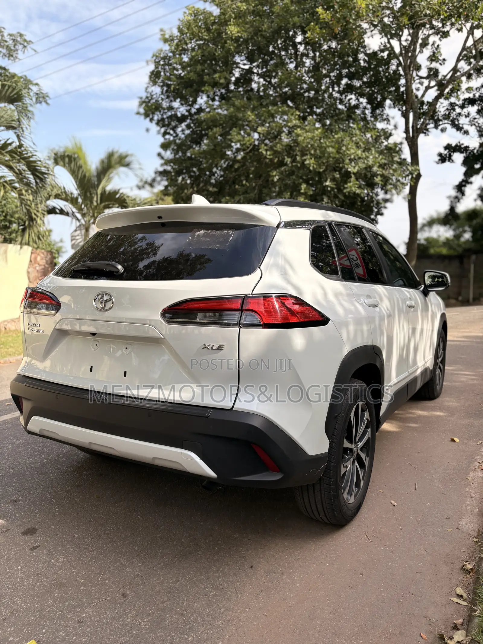 Toyota Corolla Cross XLE 4WD 2024 White