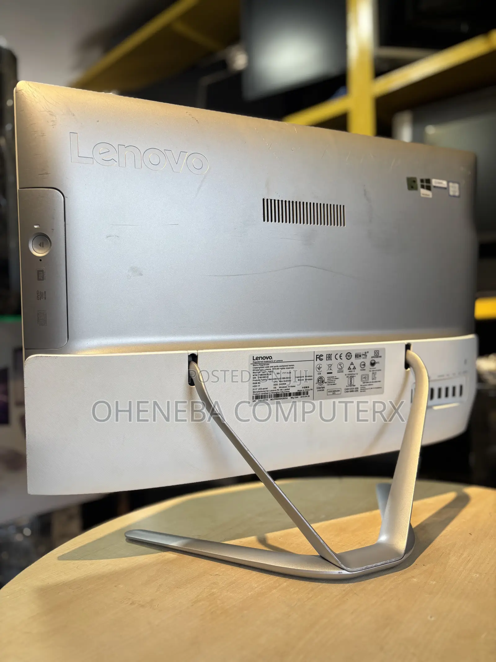 Desktop Computer Lenovo ideacentre AIO 330 8GB Intel SSD 256GB