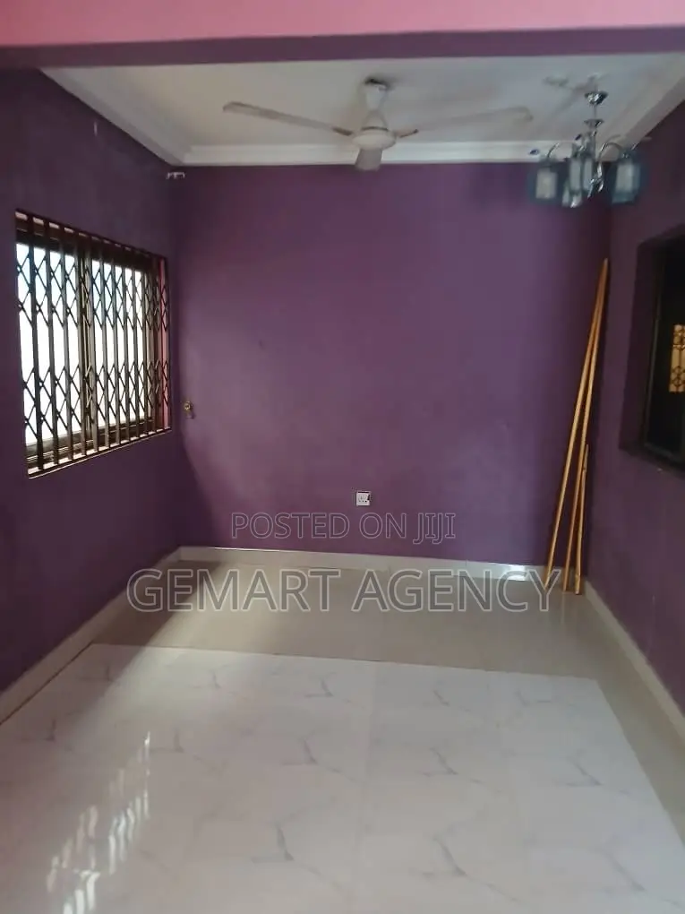 3bdrm Apartment in Abuom Junction, for rent