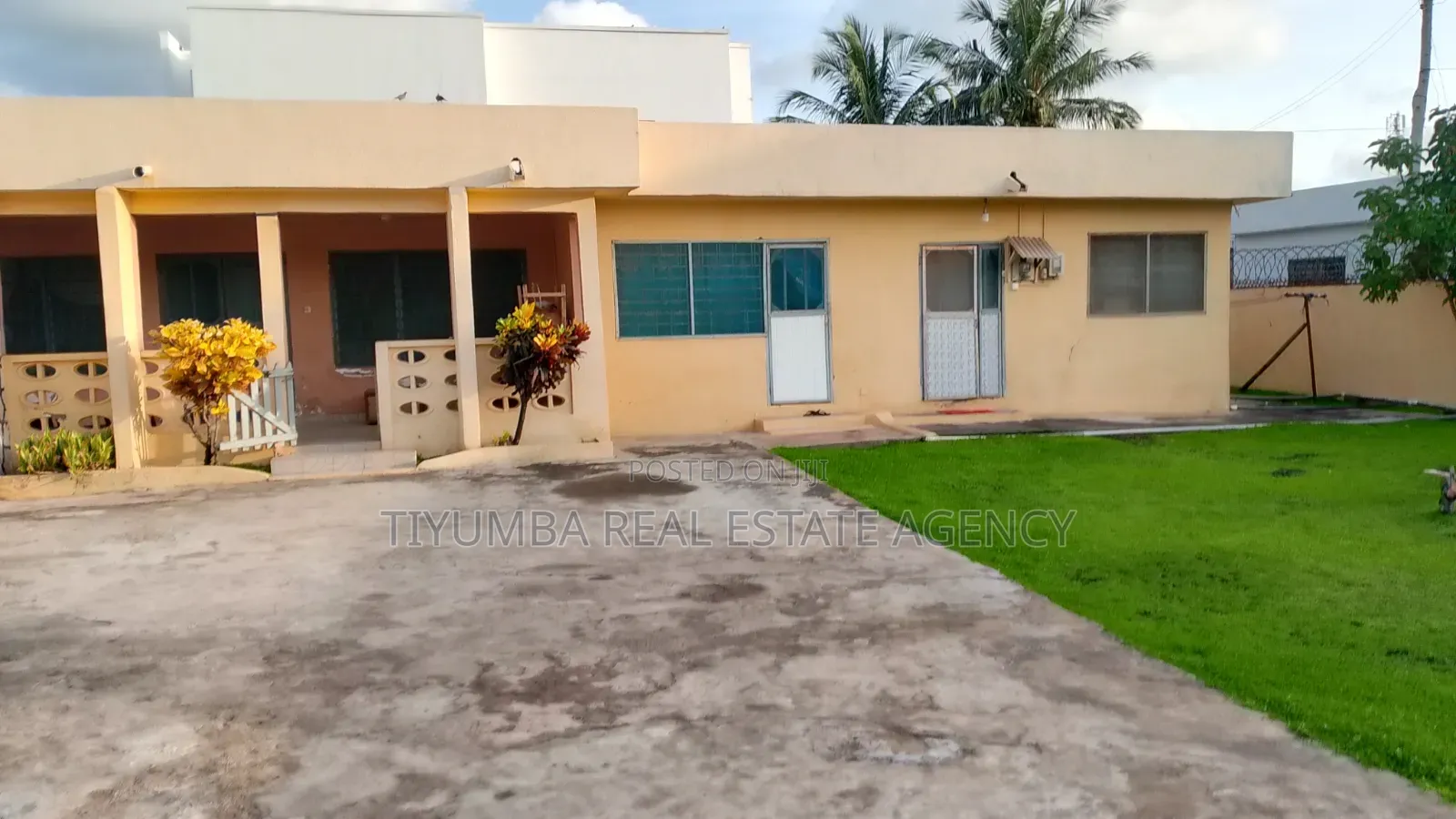 Land for Sale in Westland.