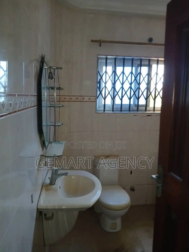 3bdrm Apartment in Kwabenya Acp for rent