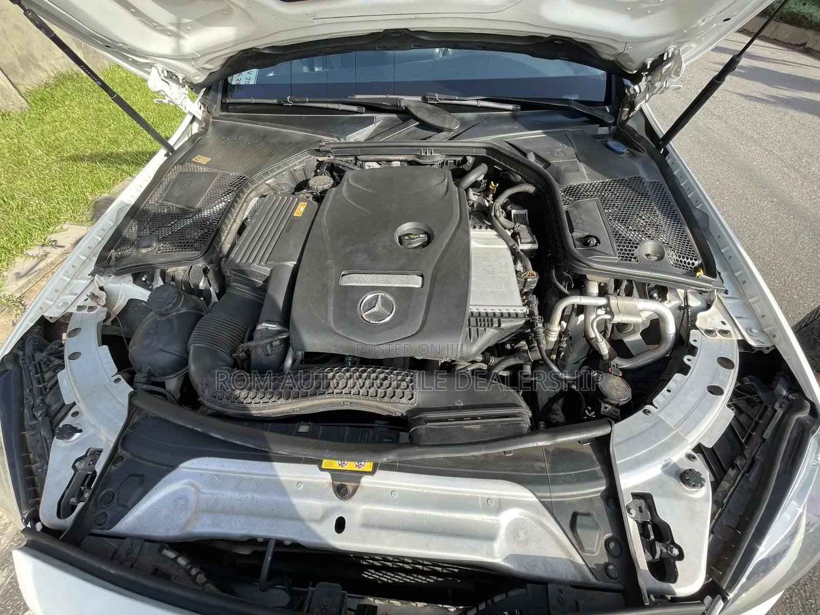Mercedes-Benz C300 2017 White