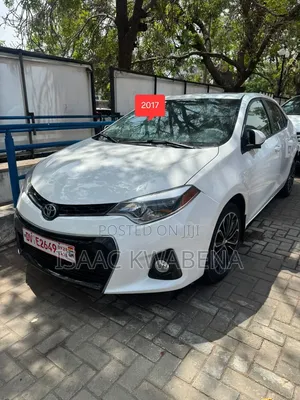 Toyota Corolla SE 4dr Sedan (1.8L 4cyl CVT) 2017 White